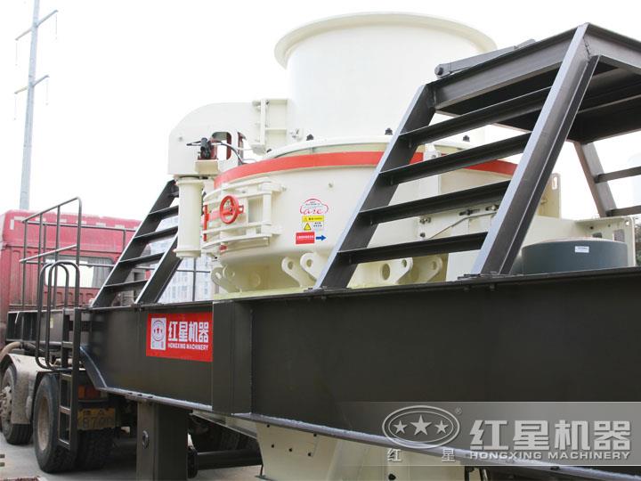 制砂移動破碎站，進料粒度≤55mm，產量521-585t/h之間