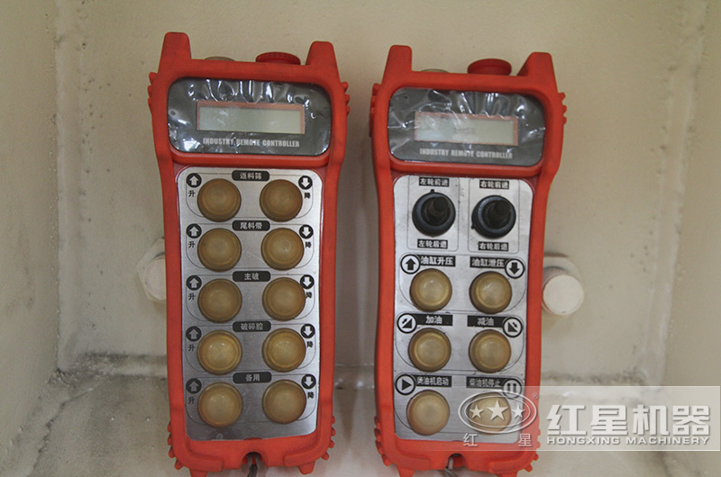 遙控操作行走,大型環(huán)保車載移動磕石機(jī)高度智能化