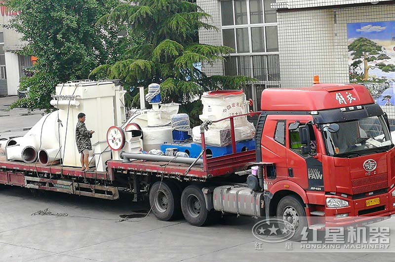 滑石磨粉生產(chǎn)線設備發(fā)貨 滑石磨粉生產(chǎn)線設備發(fā)貨