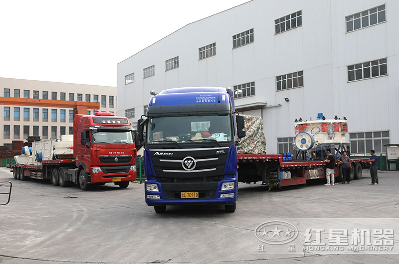 液壓巖石破碎機設備發貨中