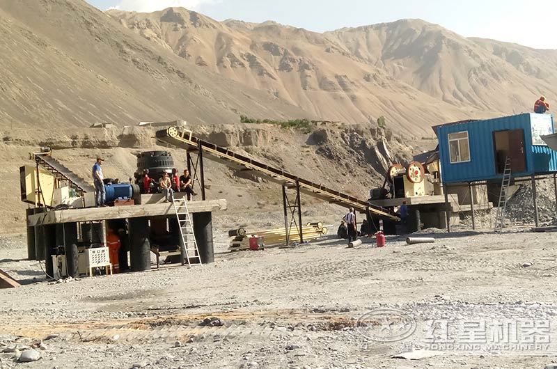 2400圓錐破碎機工作現場實拍圖