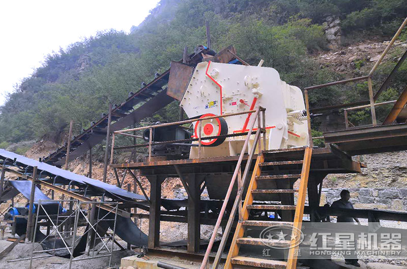 反擊式破碎機工作現場圖 反擊式破碎機工作現場圖